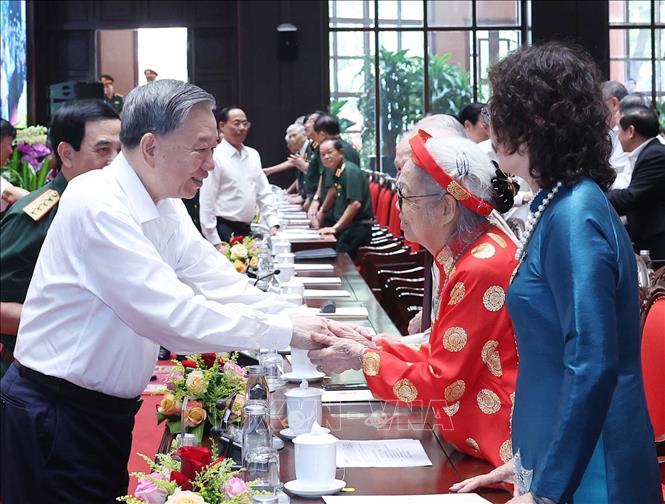 Phát huy truyền thống cách mạng, xây dựng đất nước phồn vinh, hạnh phúc
