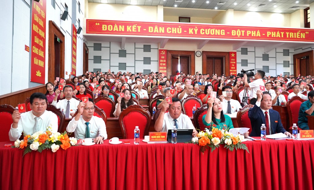Đại hội đại biểu Đảng bộ xã Quang Minh lần thứ I, nhiệm kỳ 2025-2030 biểu quyết thông qua một số nội dung quan trọng
