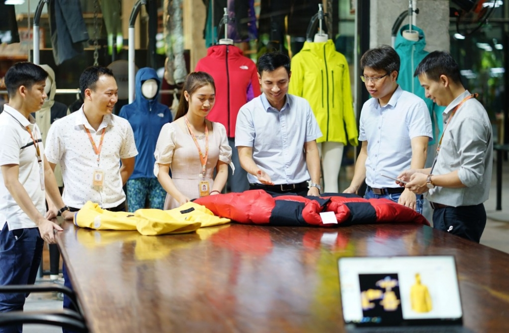 Chính phủ cần ban hành cơ chế, chính sách và cách làm phù hợp nhằm khuyến khích hộ kinh doanh nâng cấp thành doanh nghiệp siêu nhỏ