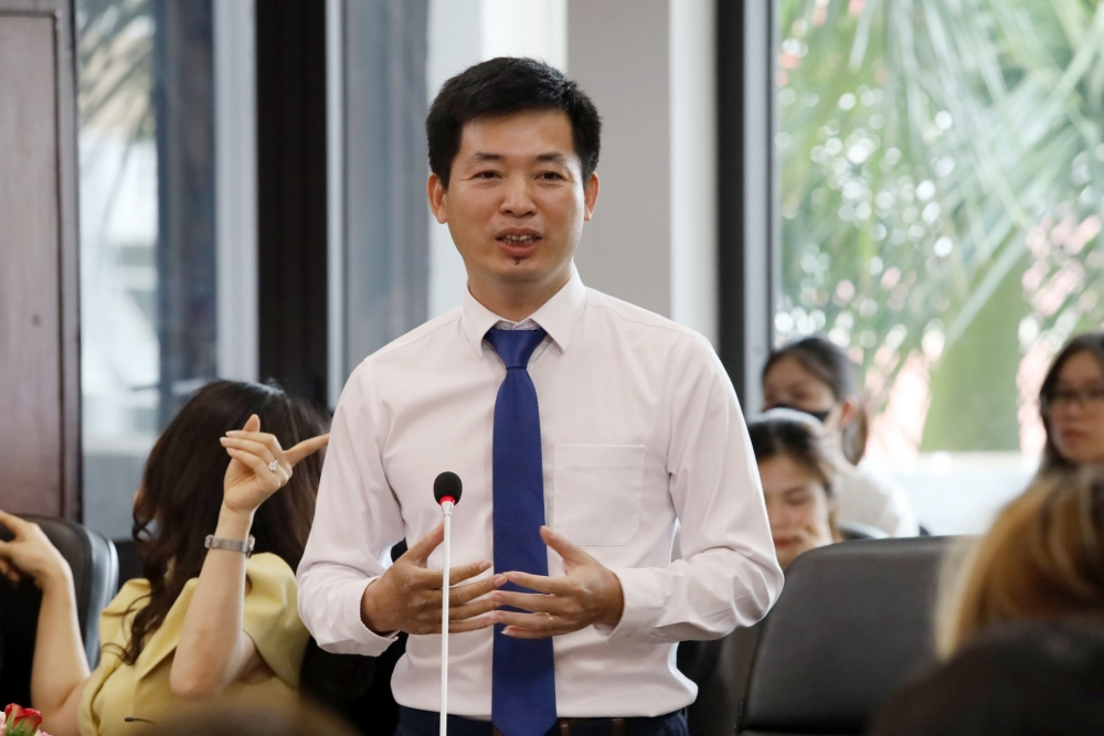Theo ông Nguyễn Quang Huy, để kích hoạt kinh tế tư nhân thì cần tiếp tục tạo điều kiện, kiến tạo không gian, nguồn lực, cơ hội cho khu vực tư nhân phát triển thuận lợi hơn với từ khóa “10 chữ” là: “An tâm - bình đẳng - bảo vệ - khích lệ - cơ hội”
