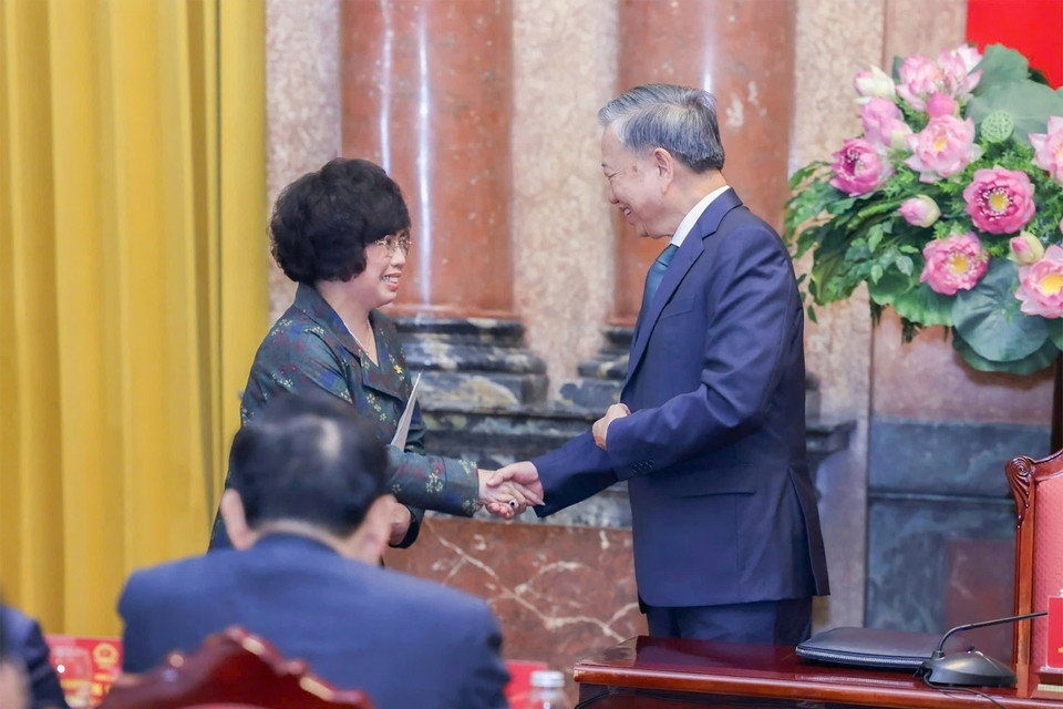 Tổng Bí Thư Tô Lâm gặp mặt doanh nhân tiêu biểu Thái Hương, Anh hùng Lao động, Chủ tịch Hiệp hội Nữ doanh nhân Việt Nam (VAWE), tháng 10/2024. Ảnh: TTXVN