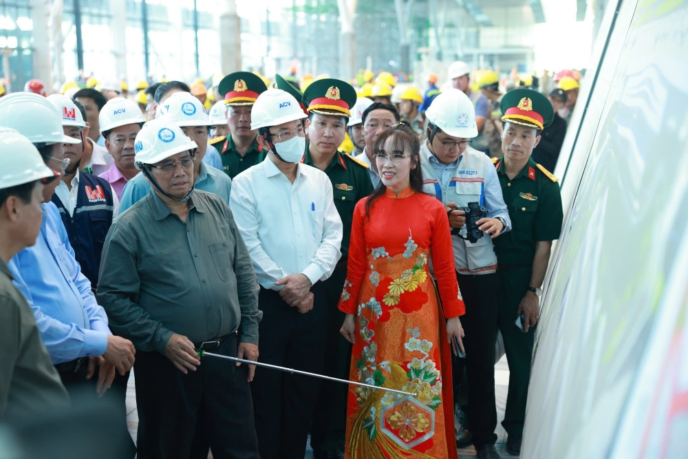 Bà Nguyễn Phương Thảo bày tỏ, với sự chỉ đạo của Tổng Bí thư, với sự đồng hành của Chính phủ và tinh thần doanh nhân Việt Nam, cộng đồng doanh nghiệp dân tộc sẽ nỗ lực không ngừng nghỉ, phát triển mạnh mẽ, đóng vai trò đầu tàu dẫn dắt nền kinh tế, đưa Việt Nam trở thành một quốc gia hùng cường, có vị thế vững chắc trên trường quốc tế.