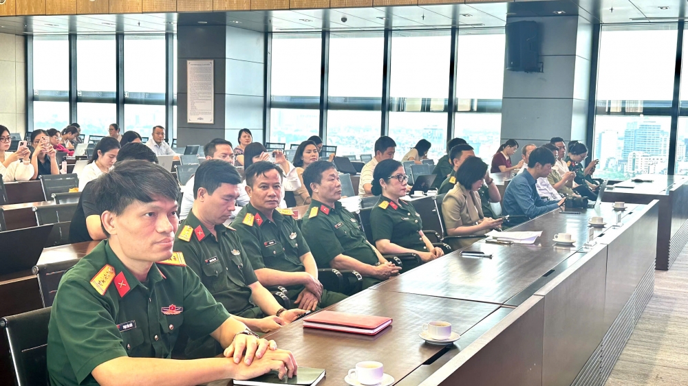 Đặc sắc màn bắn súng thần công trên sân khấu “Dưới cờ vinh quang”