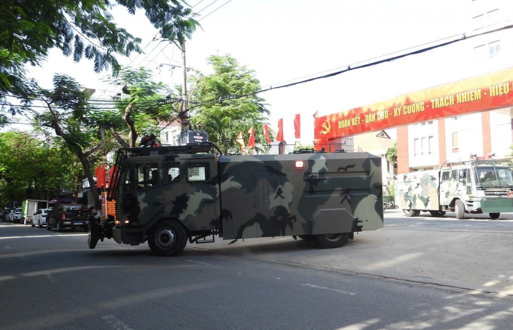 Các phương tiện đặc chủng của Công an thành phố tham gia lễ ra quân cao điểm