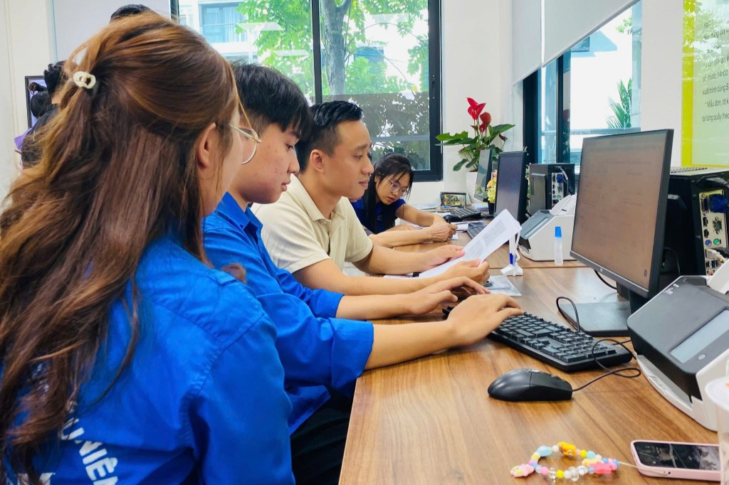 Một đội hình, nhiều nhiệm vụ hỗ trợ vận hành chính quyền hai cấp
