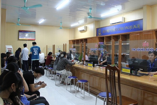 Xã Quảng Bị với Chiến dịch 45 ngày đêm hỗ trợ chuyển đổi số