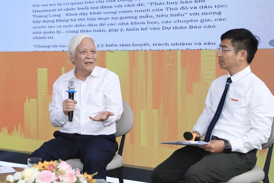 TS Nguyễn Viết Chức, Phó Chủ nhiệm Hội đồng tư vấn về Văn hóa - Xã hội (Ủy ban Trung ương Mặt trận Tổ quốc Việt Nam), nguyên Phó Chủ nhiệm Ủy ban Văn hóa - Giáo dục của Quốc hội, nguyên Giám đốc Sở Văn hóa Thông tin Hà Nội