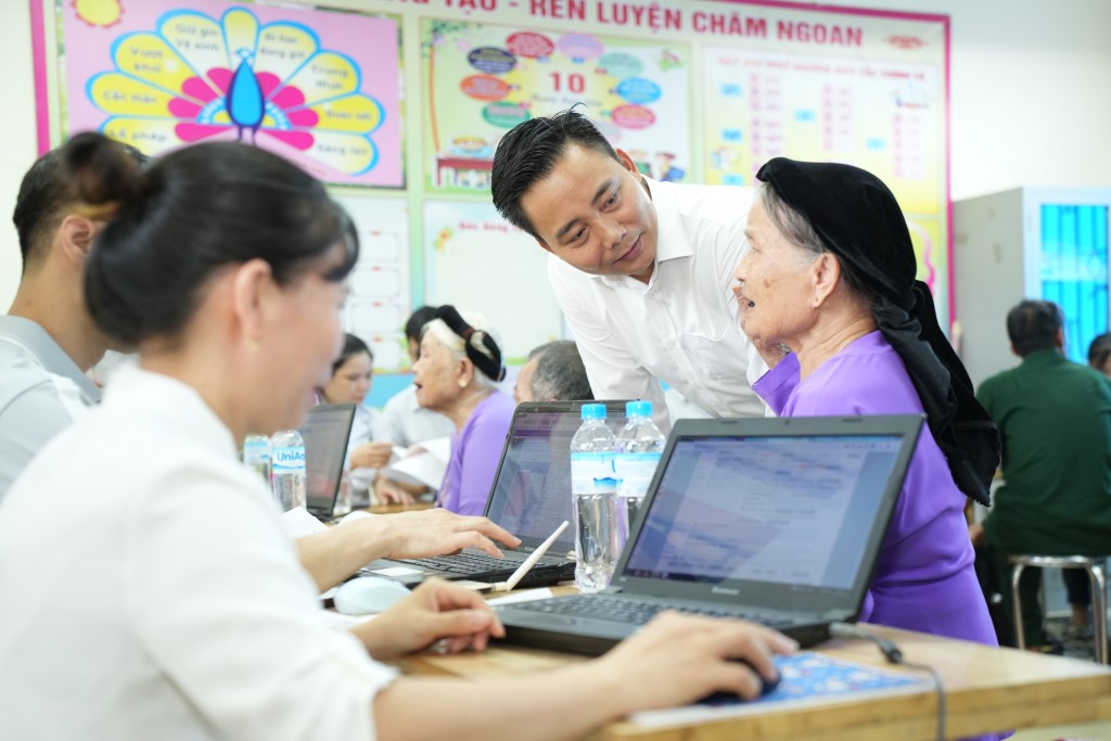 Mỗi người dân sẽ có một hồ sơ sức khoẻ điện tử trọn đời.