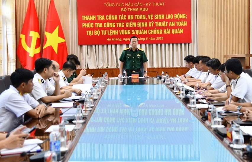 Vùng 5 Hải quân bảo đảm môi trường làm việc an toàn, chính quy, sẵn sàng chiến đấu cao