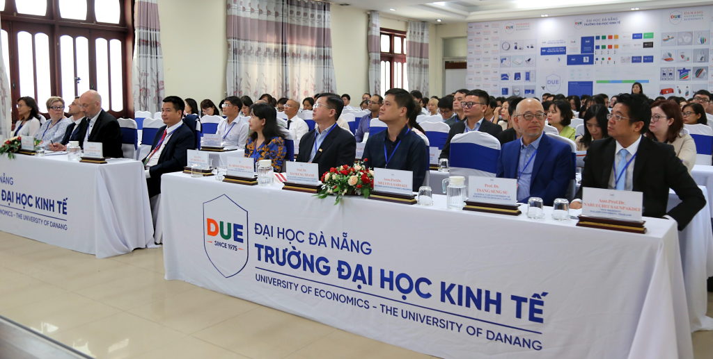 Hơn 200 nhà khoa học và chuyên gia quốc tế tham dự Hội thảo COMBELT 2025, thảo luận về những giải pháp cho chuyển đổi số và phát triển bền vững.