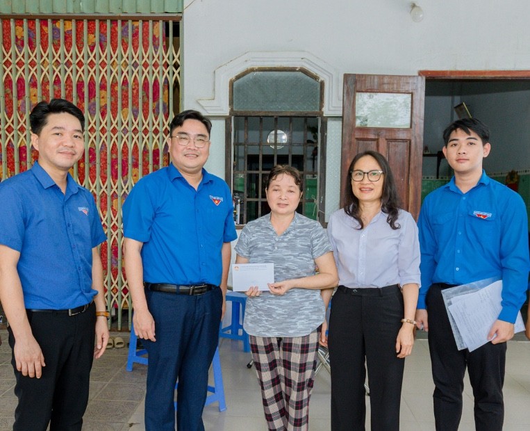 Đoàn Ủy ban MTTQ Việt Nam TP Hồ Chí Minh do đồng chí Ngô Minh Hải, Phó Chủ tịch Ủy ban MTTQ Việt Nam, Bí thư Thành đoàn TP Hồ Chí Minh làm trưởng đoàn
