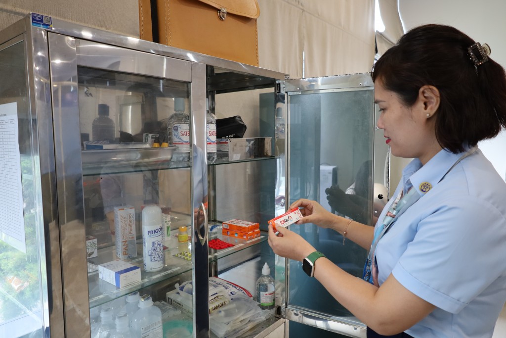Tủ thuốc và dụng cu y tế cơ bản tại Trung tâm