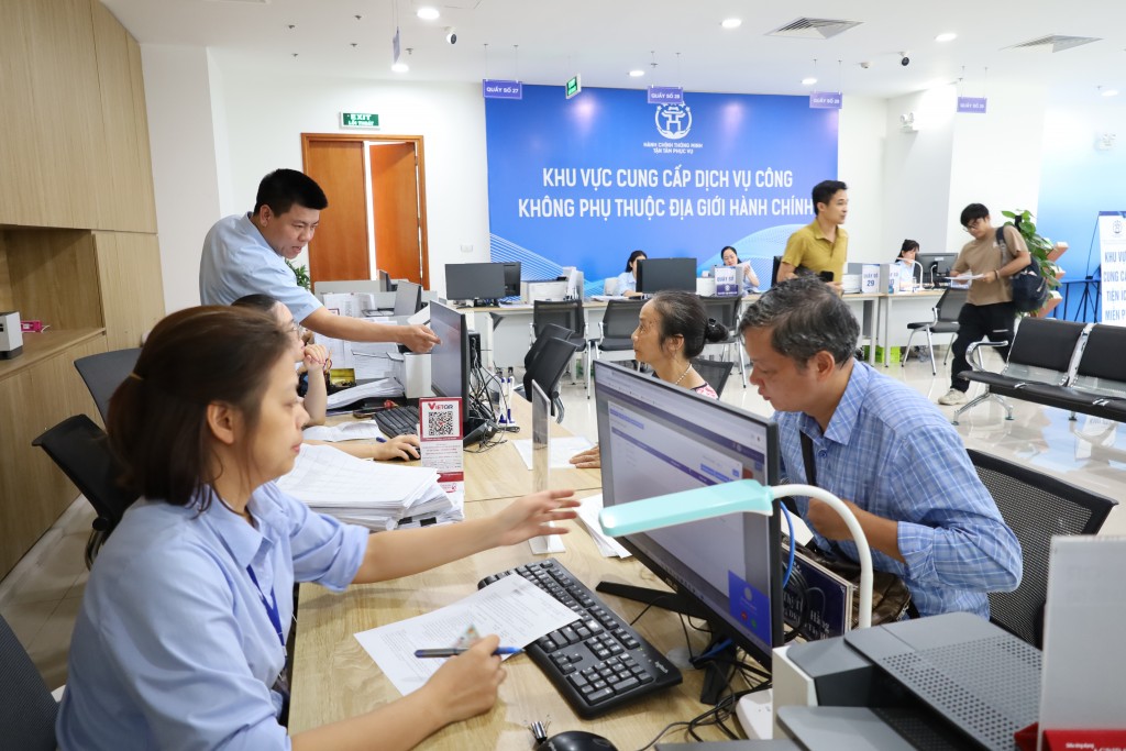 Đột phá với Robot AI và tiện ích miễn phí