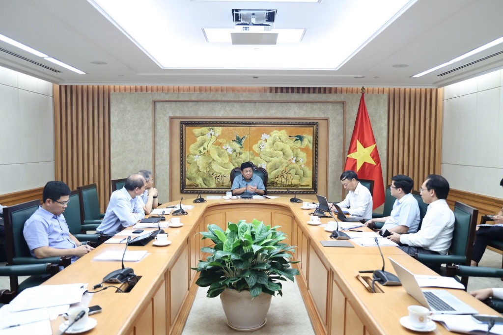 Phó Thủ tướng Nguyễn Chí Dũng cho rằng, thúc đẩy khởi nghiệp trong sáng tạo và dựa vào công nghệ, nền tảng số, môi trường số để phát triển các ý tưởng, hỗ trợ từ ươm mầm các ý tưởng cho đến giai đoạn sản xuất thử, thử nghiệm đầu tư, thương mại hóa các sản phẩm - Ảnh: VGP/Tuấn Dũng