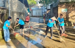 Ra quân tổng dọn vệ sinh môi trường, chung tay xây dựng quê hương