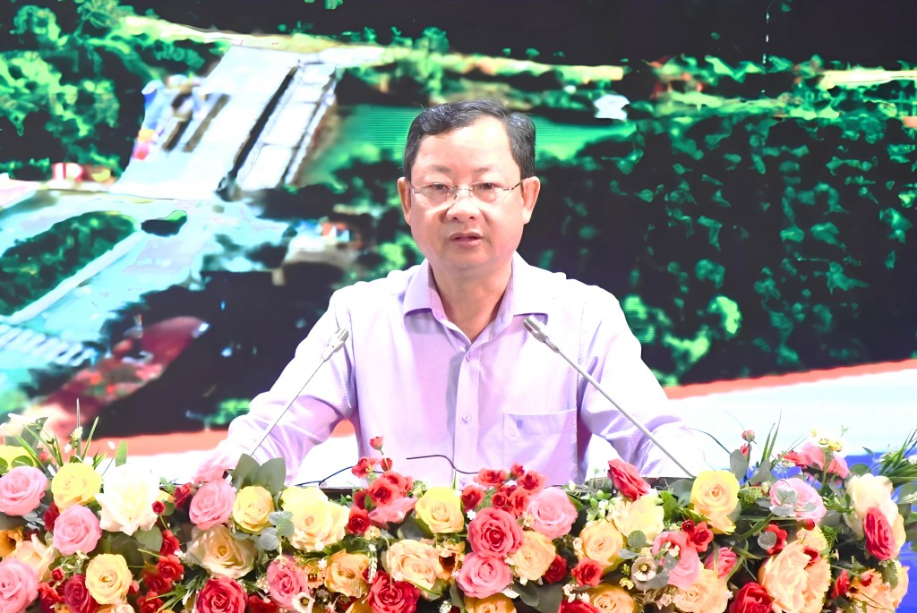 Giám đốc Sở Văn hóa, Thể thao và Du lịch tỉnh Nguyễn Quốc Thanh phát biểu tại hội nghị.