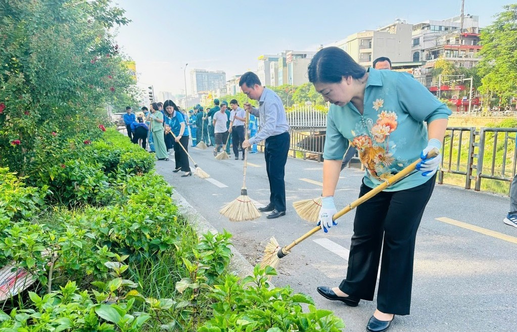 Chủ động giữ gìn vệ sinh môi trường từ chính ngôi nhà, con ngõ
