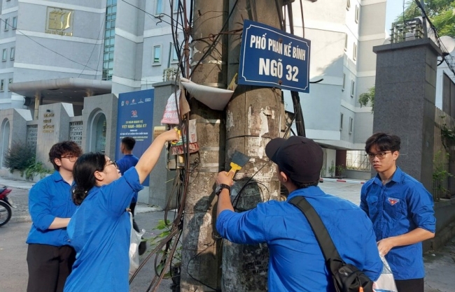 Phường Ngọc Hà ra quân cao điểm tổng vệ sinh môi trường