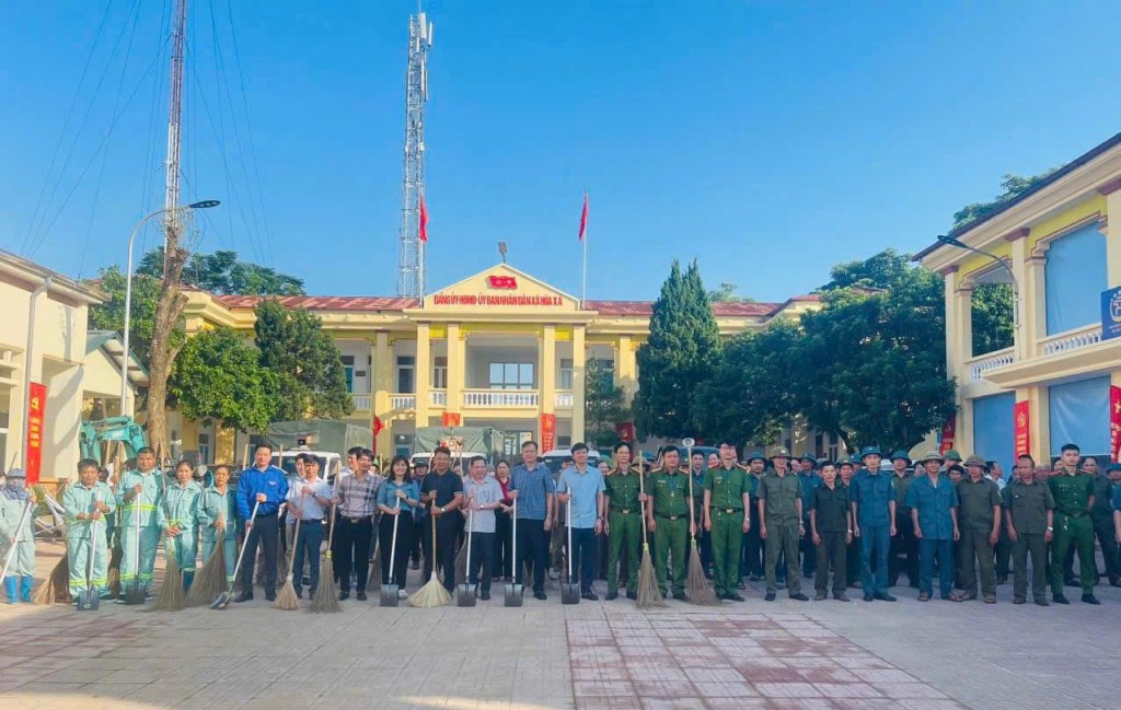 Chinh quyền và Nhân dân xã Hoà Xá hưởng ứng lễ phát động dọn vệ sinh môi trường trên địa bàn