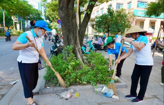 Xây dựng phường Giảng Võ xanh, sạch và đáng sống hơn mỗi ngày