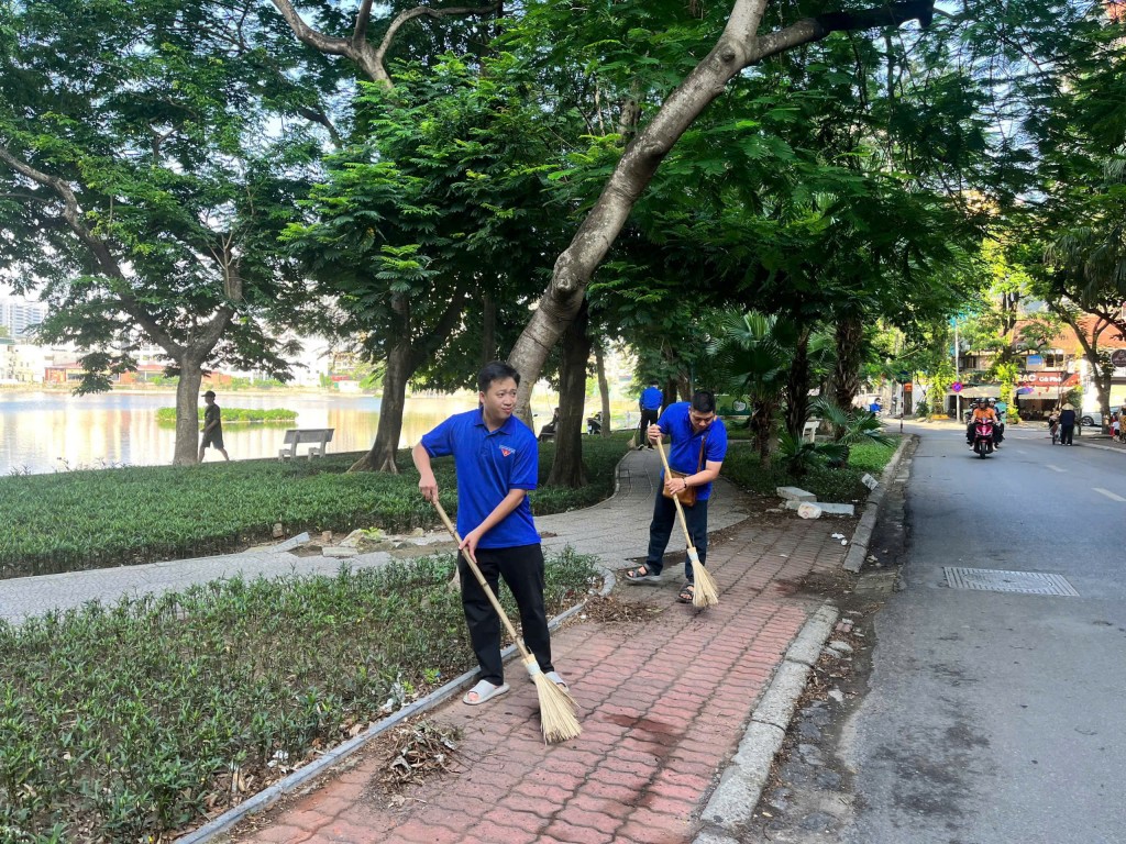 Xây dựng phường Giảng Võ xanh, sạch và đáng sống hơn mỗi ngày