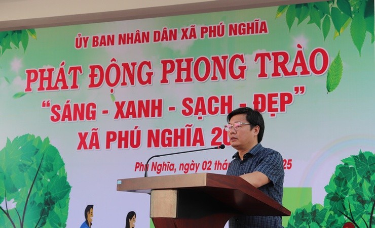 Đồng chí Nguyễn Hợp Tiến – Bí thư thường trực Đảng ủy xã quán triệt Chỉ thị số 44-CT/TU ngày 24/7/2025 của Ban thường vụ Thành ủy Hà Nội.
