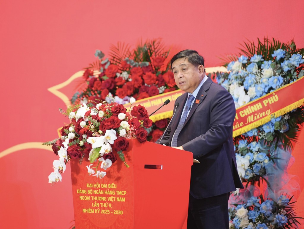 Phó Thủ tướng Chính phủ Nguyễn Chí Dũng dự và phát biểu chỉ đạo tại Đại hội Đại biểu lần thứ V nhiệm kỳ 2025 – 2030 của Đảng bộ Ngân hàng TMCP Ngoại thương Việt Nam - Ảnh: VGP/Minh Ngọc