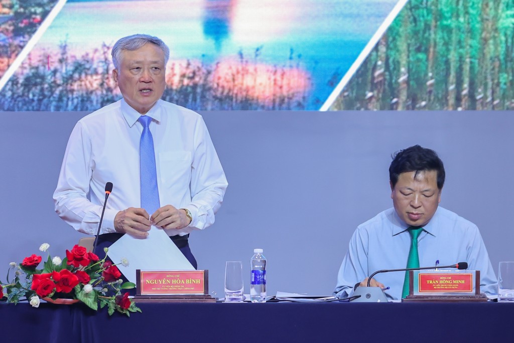 Phó Thủ tướng Thường trực Chính phủ Nguyễn Hòa Bình phát biểu tại hội nghị - Ảnh: VGP/Nhật Bắc