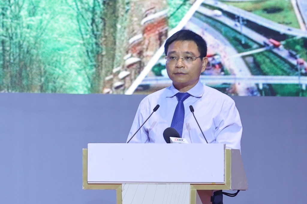 Bộ trưởng Bộ Tài chính Nguyễn Văn Thắng báo cáo tại hội nghị - Ảnh: VGP/Nhật Bắc
