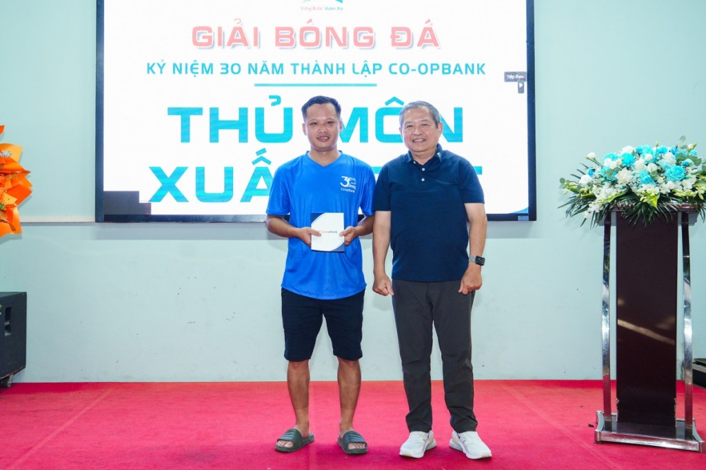Sôi nổi giải bóng đá chào mừng 30 năm thành lập Co-opBank