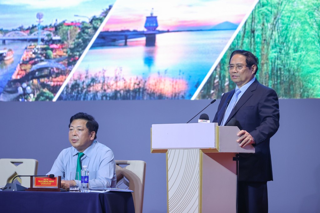 Thủ tướng yêu cầu TPHCM tiếp tục rà soát, cụ thể hóa, triển khai Nghị quyết số 98/2023/QH15 - Ảnh: VGP