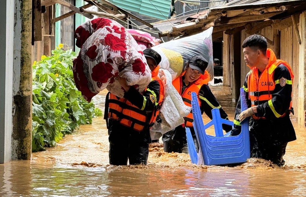 Hỗ trợ khẩn cấp kinh phí cho các tỉnh Sơn La, Điện Biên và Nghệ An khắc phục hậu quả mưa lũ