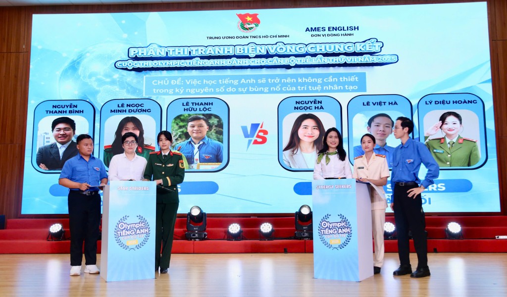 Các đội thi tranh tài
