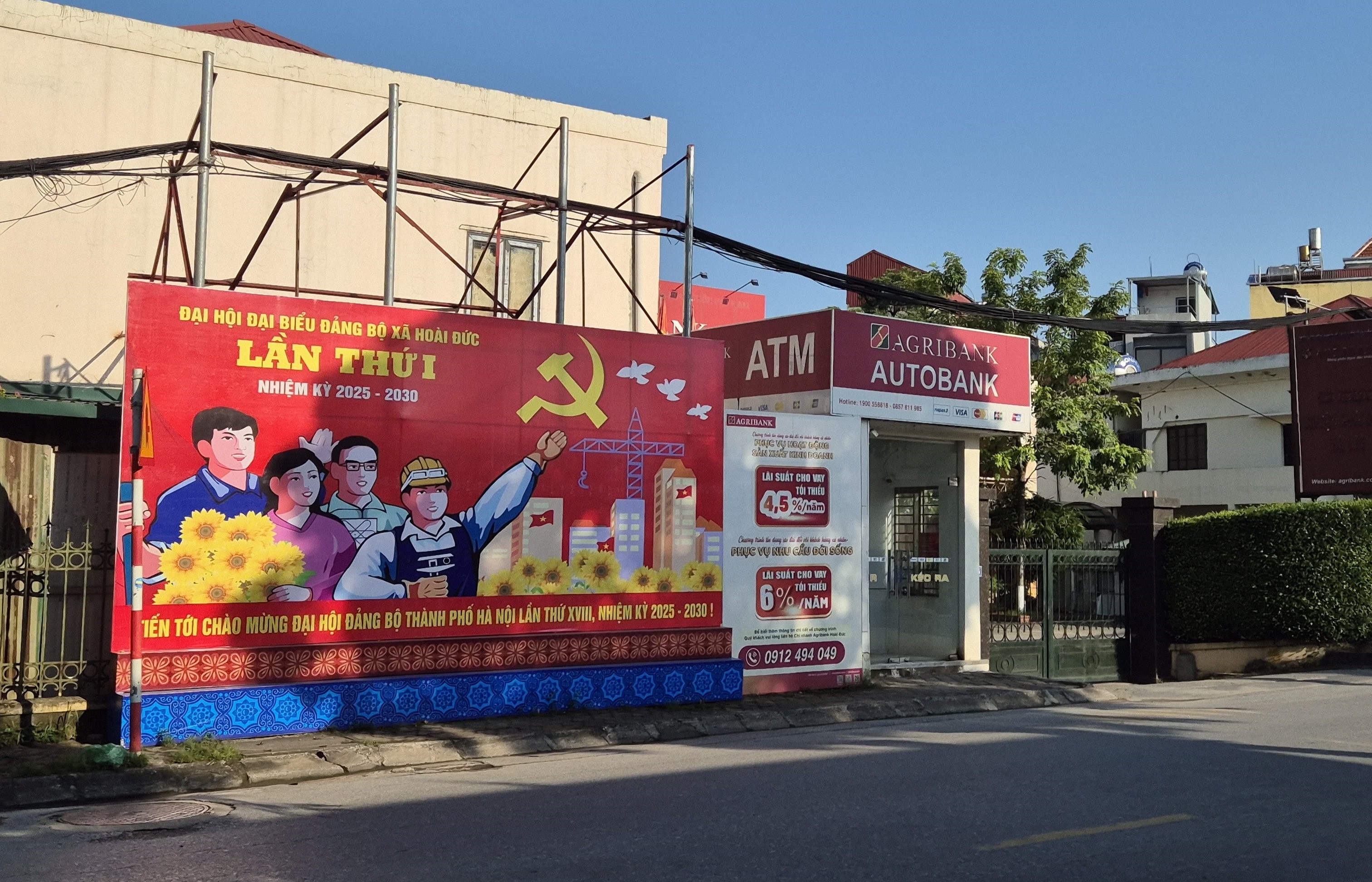 Xã Hoài Đức rực rỡ khẩu hiệu chào mừng Đại hội Đảng các cấp