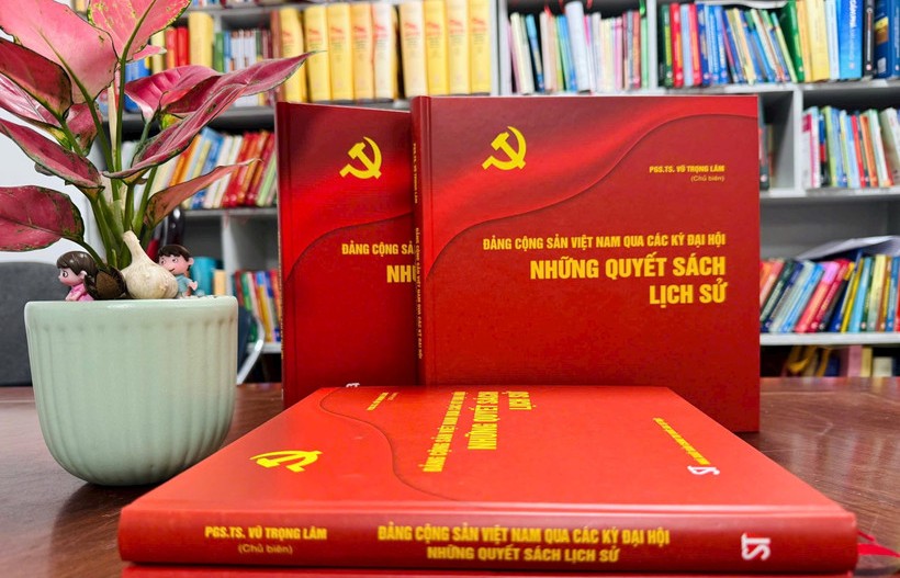 Ra mắt sách "Đảng Cộng sản Việt Nam qua các kỳ đại hội - Những quyết sách lịch sử"