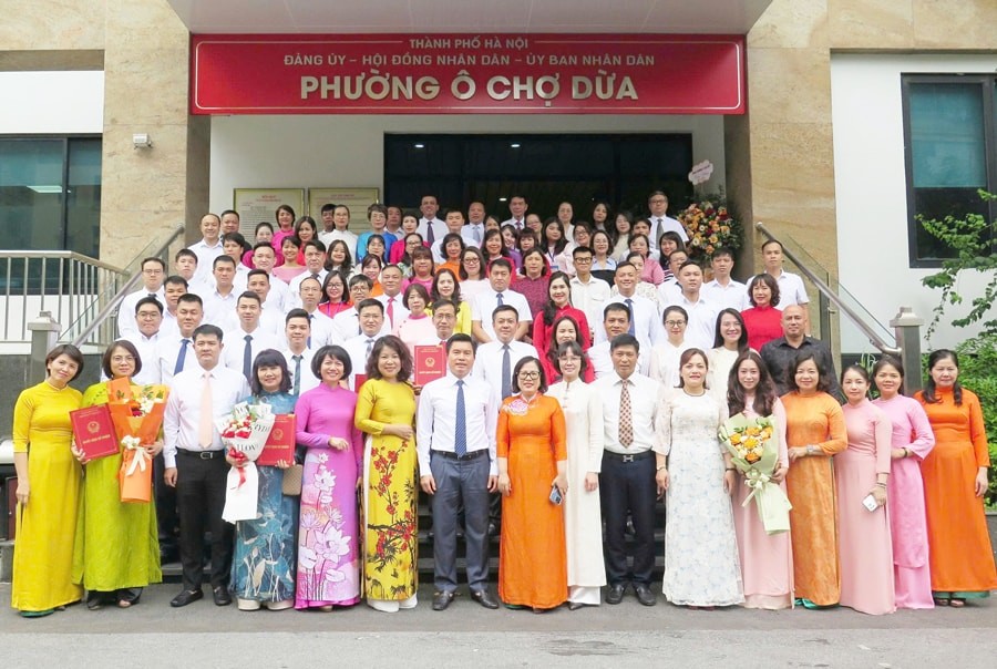 Cán bộ đảng viên phường Ô Chợ Dừa