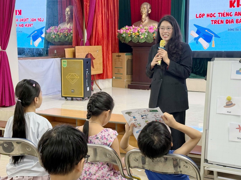 Học tiếng Anh miễn phí và nhận về cả tình yêu thương