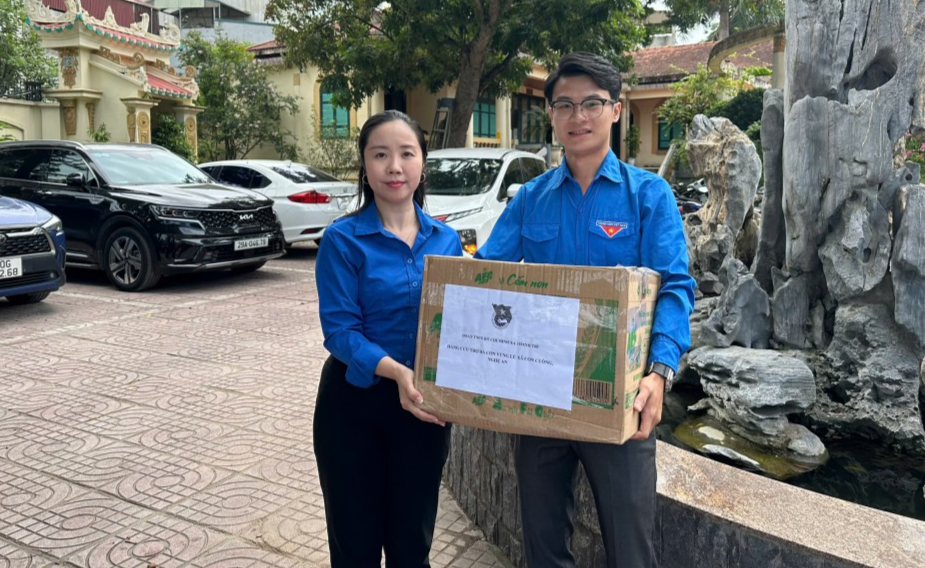 Chị Hoàng Minh Hằng
