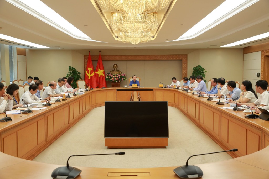 Phó Thủ tướng đánh giá cao sự chủ động, nghiêm túc và kỹ lưỡng trong chuẩn bị văn kiện, nhân sự, tổ chức Đại hội các cấp của Đảng bộ Bộ Nông nghiệp và Môi trường - Ảnh: VGP/Minh Khôi