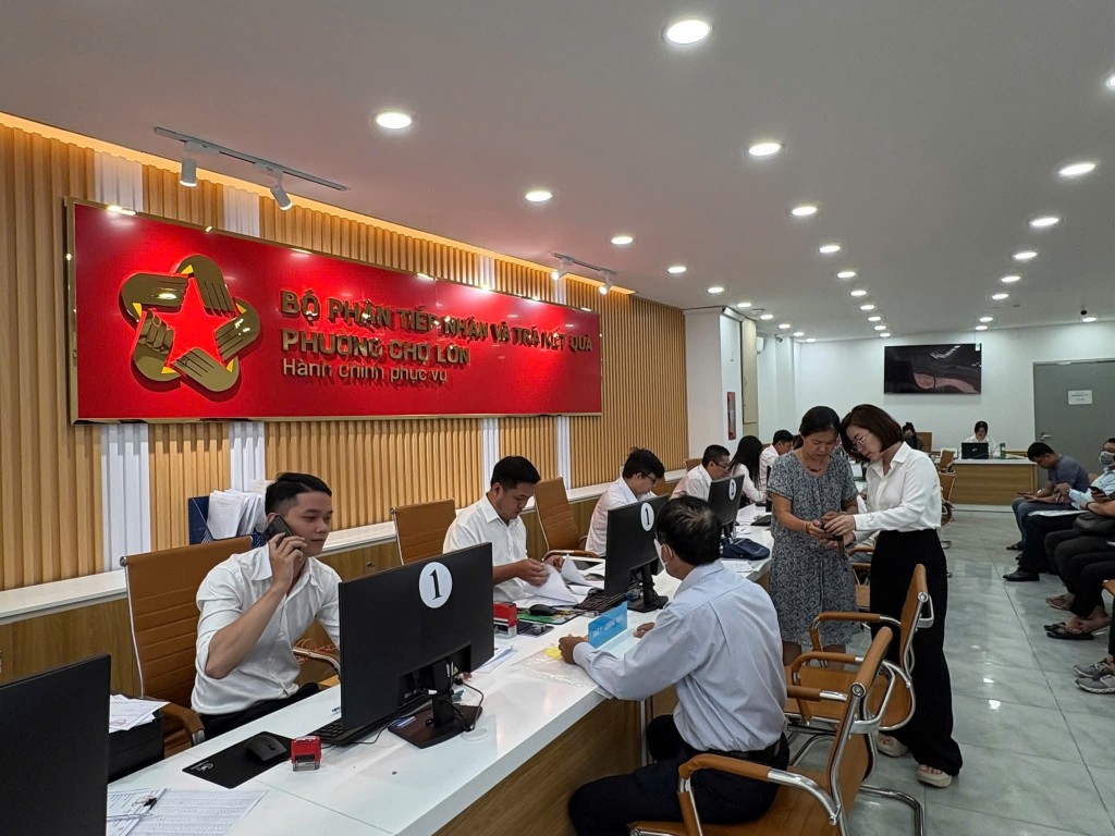 Tiếp tục xây dựng tổ chức, hoạt động của đơn vị hành chính 02 cấp bảo đảm thông suốt, hiệu quả