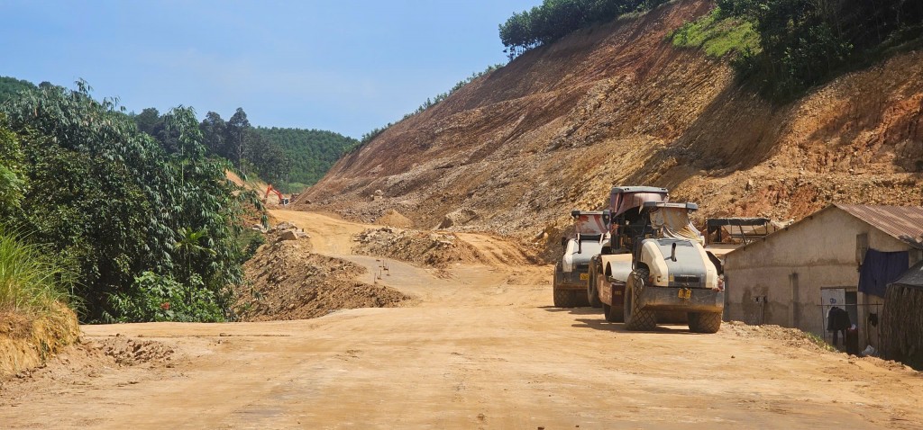 Người dân khốn khổ với đại công trường Liên kết vùng miền Trung