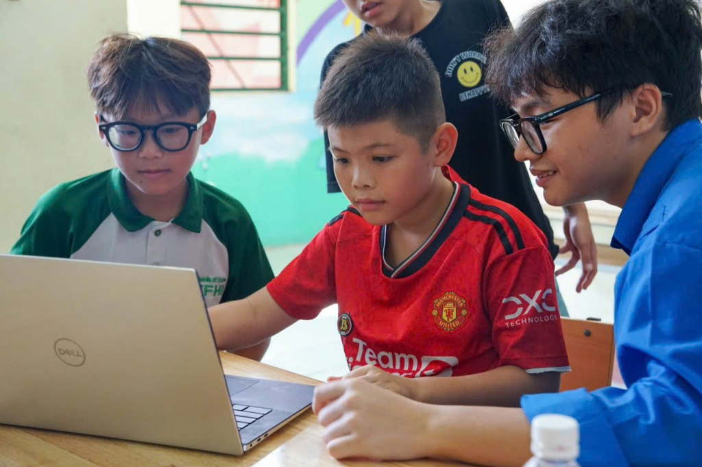 Sức trẻ Bách khoa Hà Nội đưa công nghệ về vùng cao