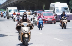 Nắng nóng tiếp diễn, mưa dông tại nhiều khu vực