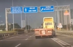 Xử phạt tài xế xe container lạng lách, đánh võng trên cao tốc