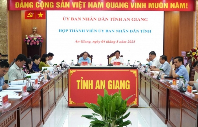 UBND tỉnh An Giang họp thông qua nhiều nội dung quan trọng
