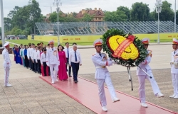 Đoàn đại biểu phường Đại Mỗ vào Lăng viếng Bác, tưởng niệm các Anh hùng liệt sĩ