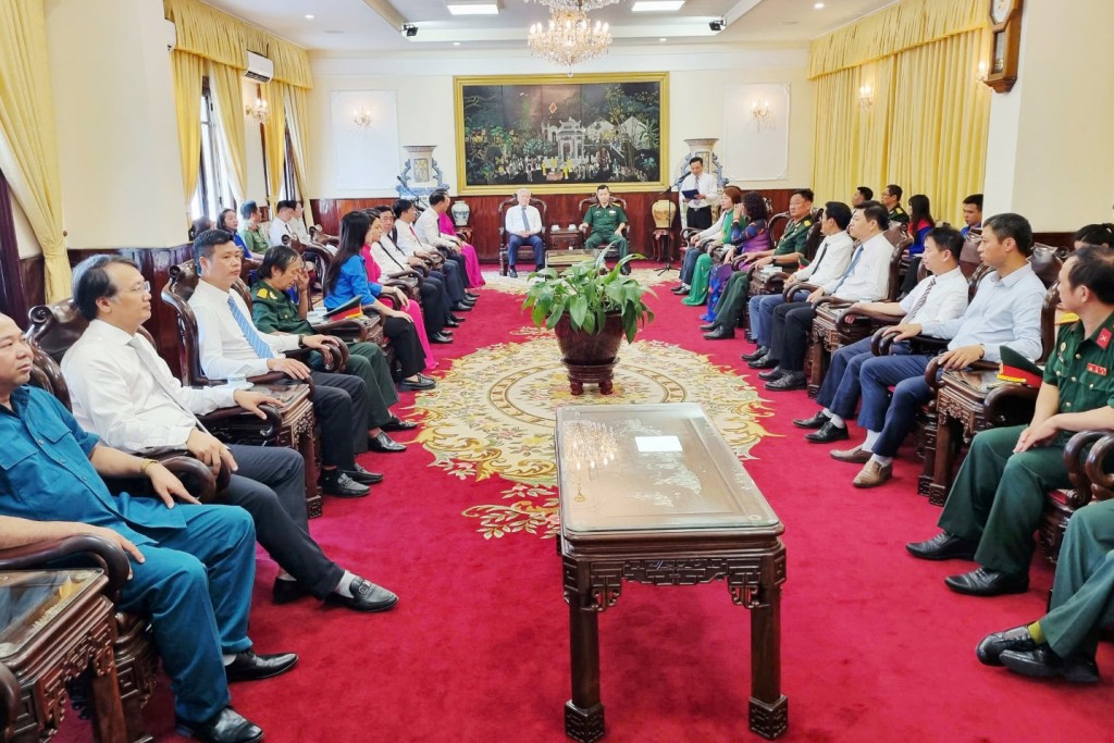 Đoàn đại biểu phường Đại Mỗ vào Lăng viếng Bác, tưởng niệm các Anh hùng liệt sĩ