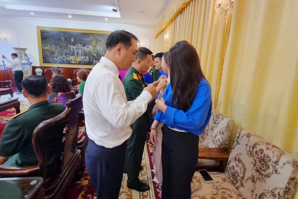 Đoàn đại biểu phường Đại Mỗ vào Lăng viếng Bác, tưởng niệm các Anh hùng liệt sĩ