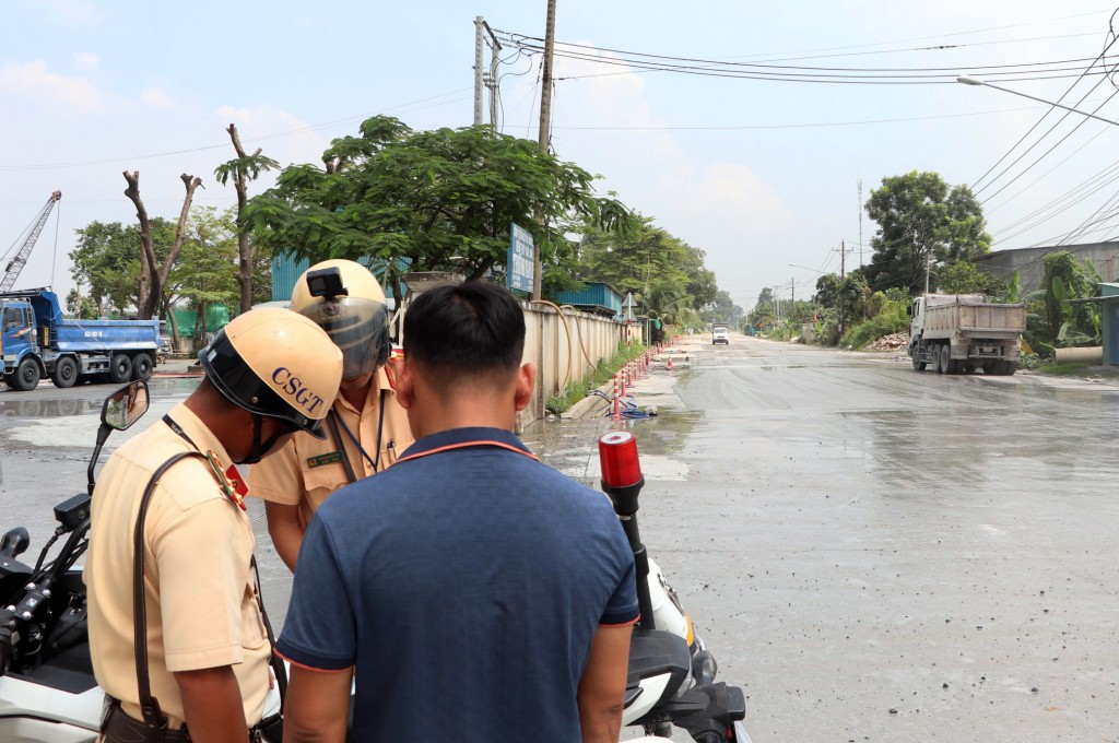 TP Hồ Chí Minh: CSGT đẩy mạnh giám sát, xử lý vi phạm