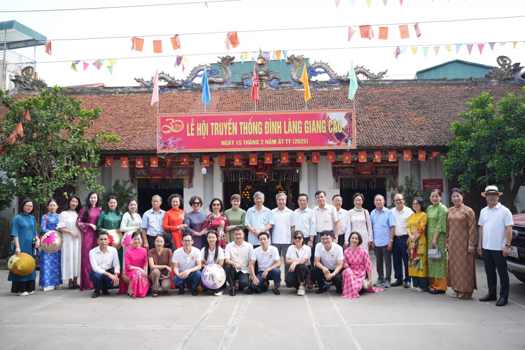 Hơi thở ngàn năm của gốm sứ Việt